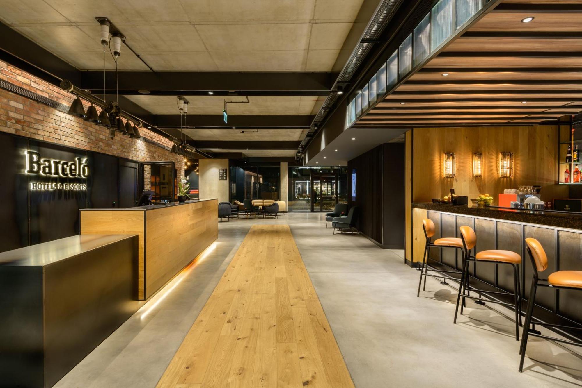 Hotel Barcelo Warsaw Powisle Esterno foto