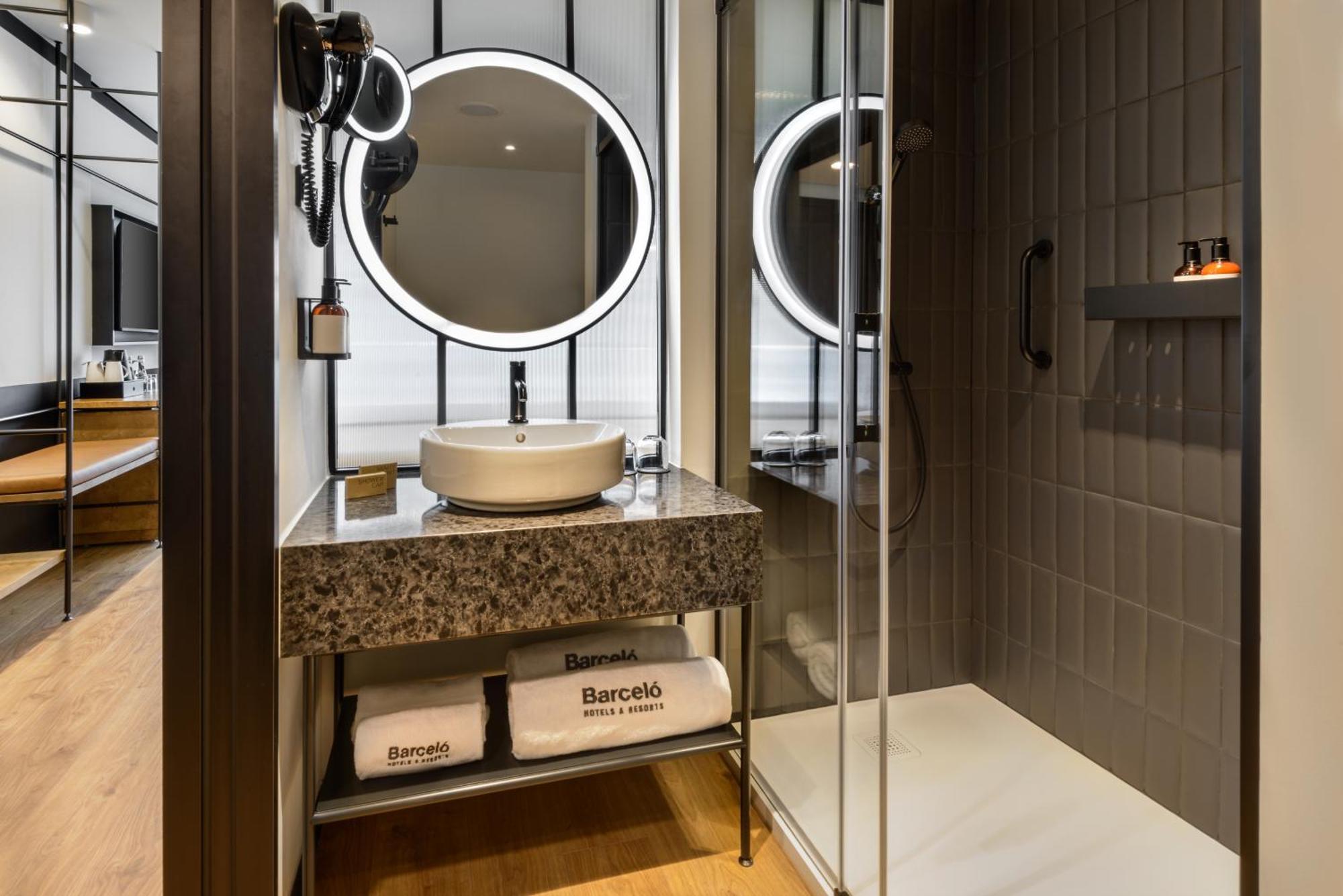Hotel Barcelo Warsaw Powisle Esterno foto